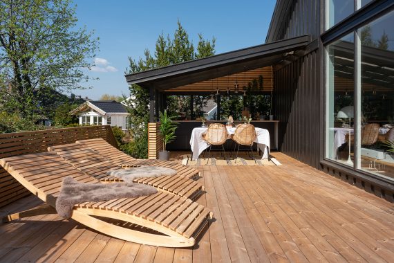 14_Thermory_Pine_Decking_Private house_Norway_credit Moelven_photo credit Einar Breen (4)