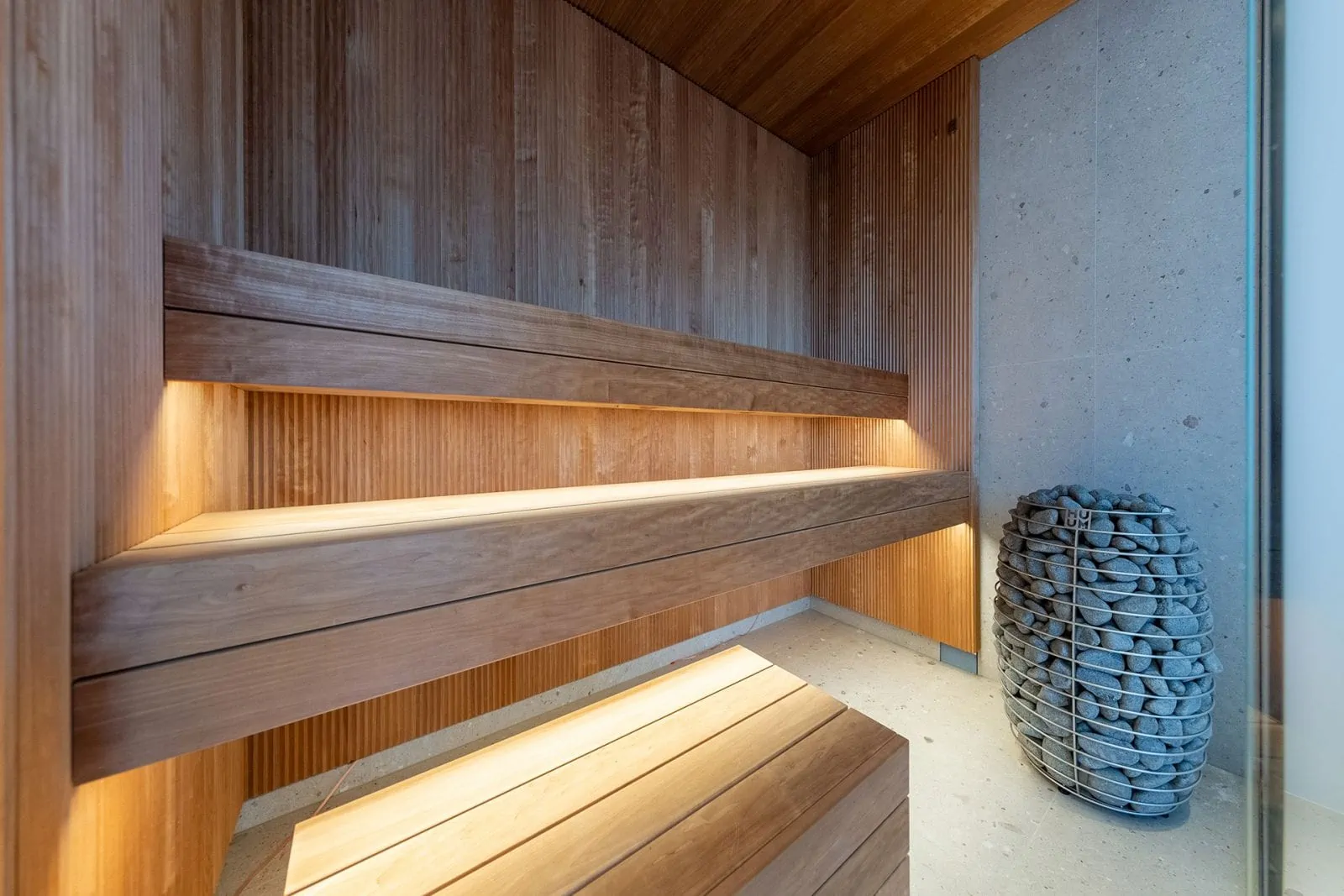 https://thermory.com/wp-content/uploads/2022/04/Thermory-Sauna_wall-panels-and-ceiling-Vire-thermo-aspen-15x69_SHP-thermo-aspen-bench_Photo-by-Elvo-Jakobson-7-1600x1067.jpg