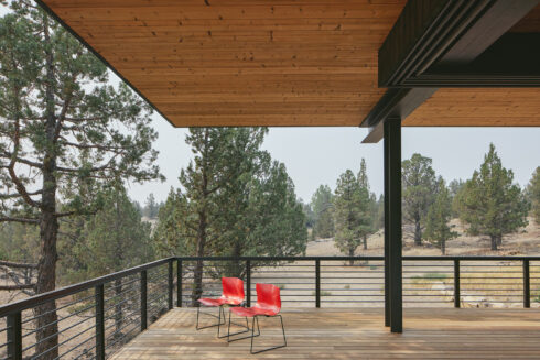 Thermory_Ignite_cladding_Benchmark_thermo-spruce_ceiling_thermo-ash_decking_1920