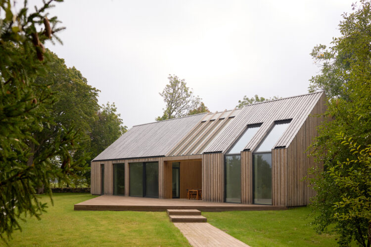 Thermory Benchmark thermo-pine cladding and thermo-ash decking, Arhitect Markus Nimik, PIN Arhitektid OÜ