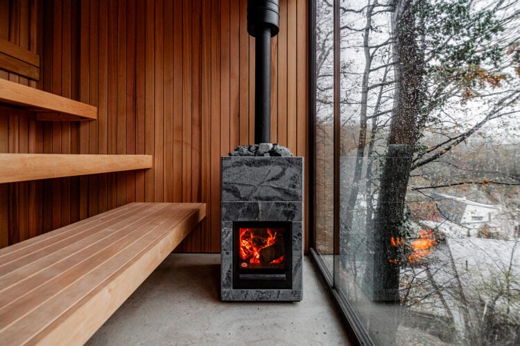 Sauna in the forest, Slovakia, Thermory alder benches, Architect Ing Jurij Cernak, Photo Katarina Janickova