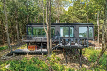 Camp Double Oak, Thermory Ignite thermo-spruce cladding, architect Weberand company architecture, photo. Ricky Batista Photography