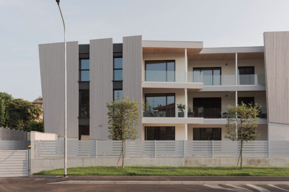 Klimalux, Thermory Vivid Light Silvered cladding, architect Emanuele Garufi, Photo Marcello Mariana Fotografia