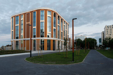 Health Center in Ülemiste, Thermory Benchmark thermo-pine cladding, architects Apex AB, Ingrid Kaur, Ristjan Johanson, photo. Olev Mihkelmaa