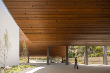 Centro Arte Moderna Gulbenkian, Portugal, Thermory thermo-ash ceiling D4, Architect Kengo Kuma & Associates, Photo Fernando Guerra