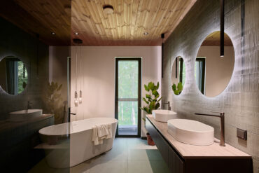 Thermory Benchmark thermo-pine bathroom ceiling