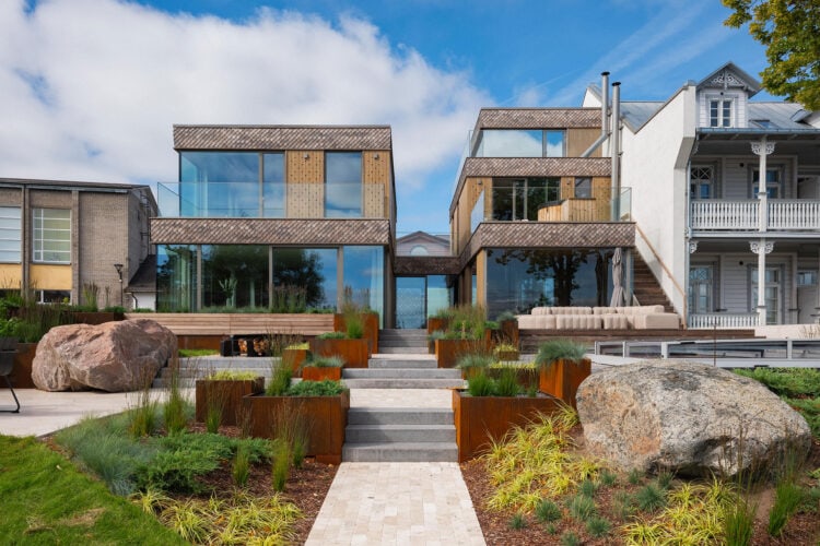 Summer Villa exterior with Thermory thermo-radiata pine C4J and thermo-ash shingles in Haapsalu.