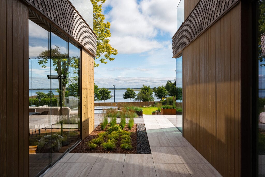 Modern seaside architecture featuring Thermory thermo-ash and thermo-radiata pine cladding in Haapsalu.